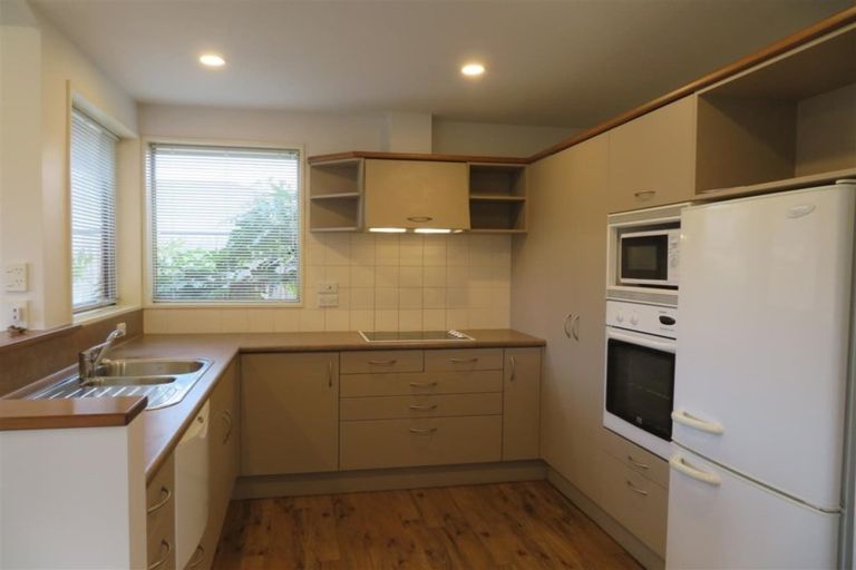 Photo of property in 2 Piper Lane, Beckenham, Christchurch, 8023