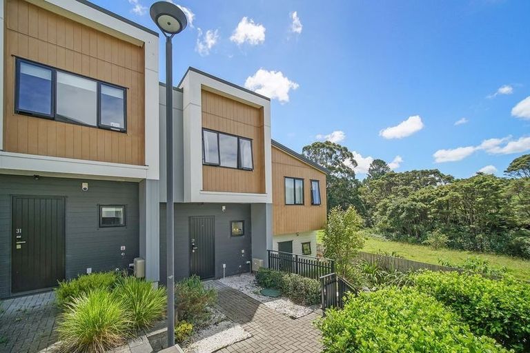 Photo of property in 29 Morihana Close, Glen Eden, 0602