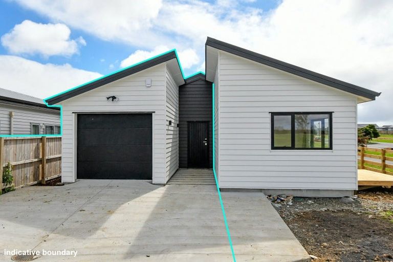 Photo of property in 107 Mutetai Road, Clarks Beach, 2122