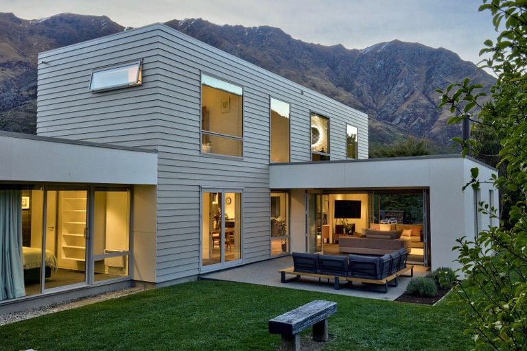 Photo of property in 17 Mathias Terrace, Arthurs Point, Queenstown, 9371