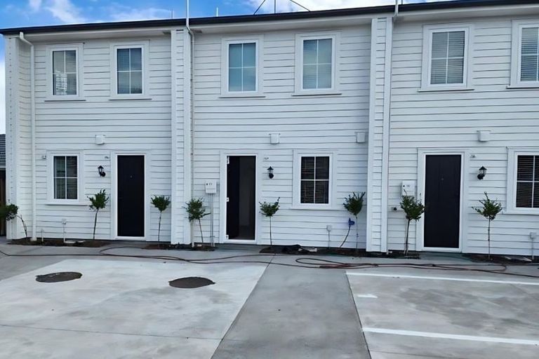 Photo of property in 4/40 New Brighton Road, Shirley, Christchurch, 8061