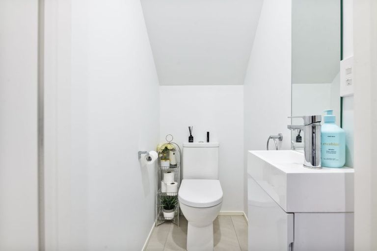 Photo of property in 32a Titoki Street, Te Atatu Peninsula, Auckland, 0610