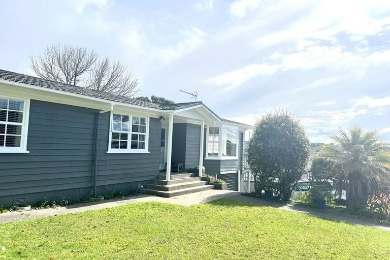 Photo of property in 16 Mawson Avenue, Torbay, Auckland, 0630