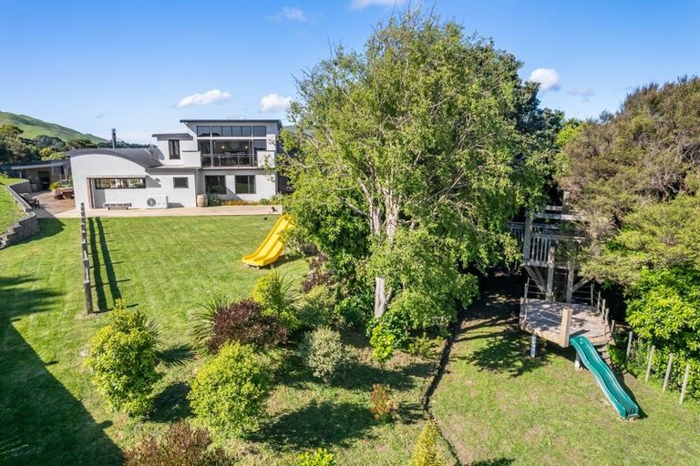 Photo of property in 3 Coroglen Rise, Pukerua Bay, 5026