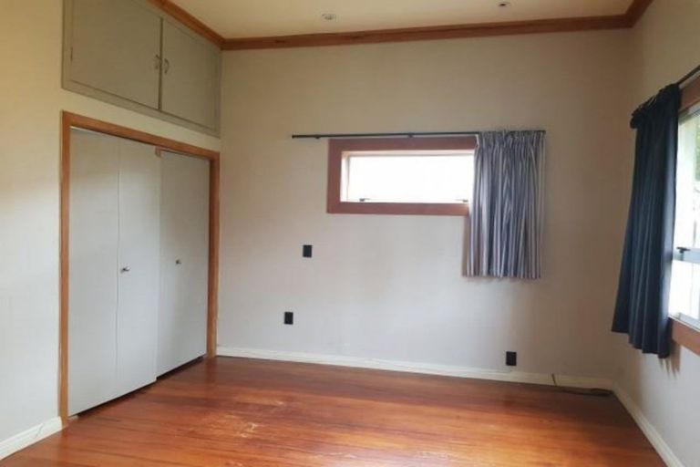 Photo of property in 28 Bulteel Street, New Plymouth, 4310