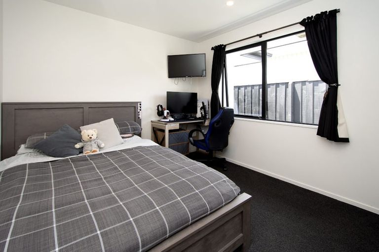 Photo of property in 72 Tiritiri Moana Drive, Pegasus, 7612