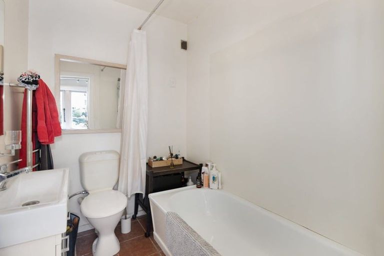 Photo of property in 63 Sar Street, Wadestown, Wellington, 6012