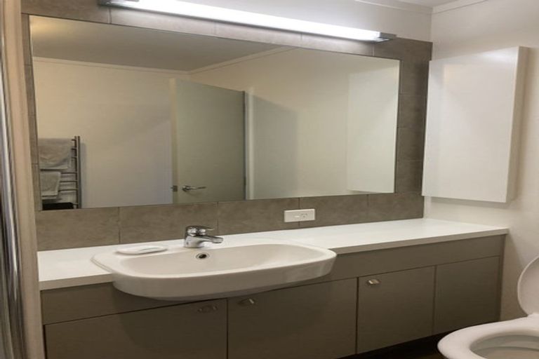 Photo of property in 2 Gowrie Street, Brooklyn, Wellington, 6021