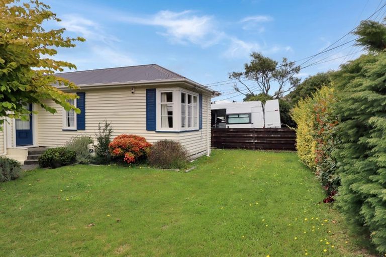 Photo of property in 18 Fitzherbert Road, Wainuiomata, Lower Hutt, 5014