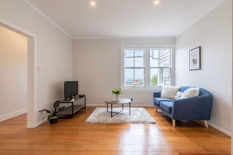 Photo of property in 33 Sunnyvale Road, Swanson, Auckland, 0614