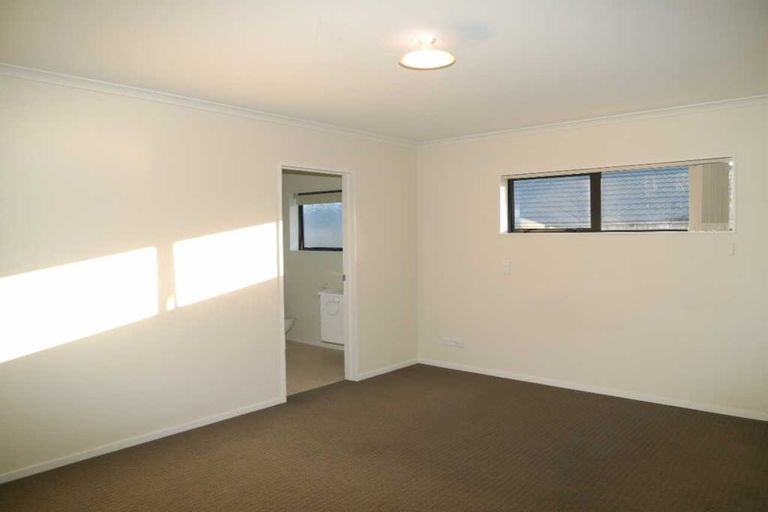 Photo of property in 5 Cascade Way, Paraparaumu, 5032