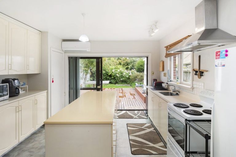 Photo of property in 32 Flower Street, Bryndwr, Christchurch, 8053