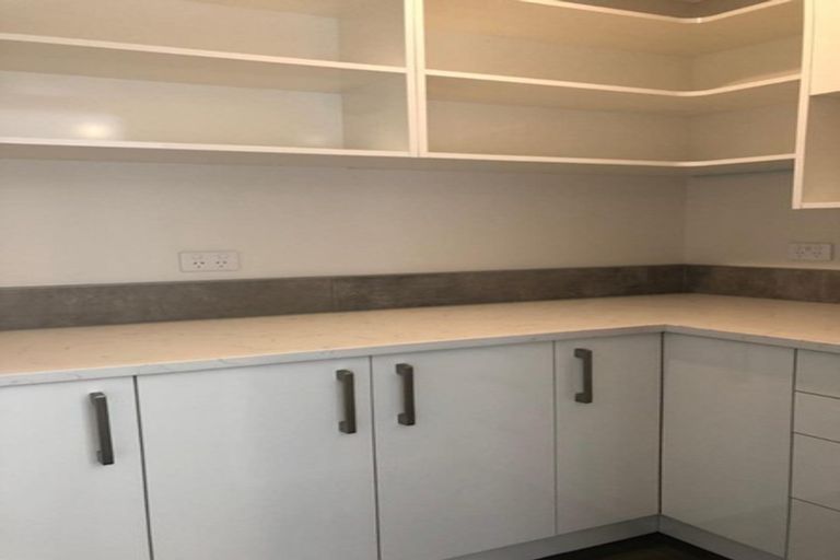 Photo of property in 10 James Elliot Way, Pokeno, 2402