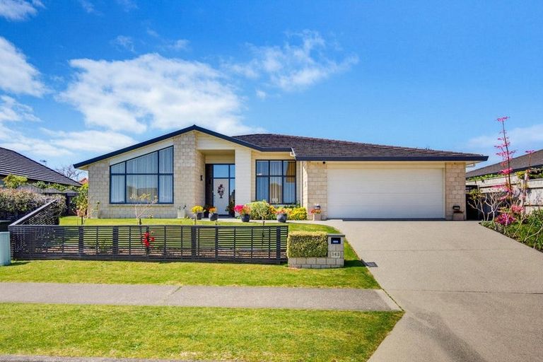 Photo of property in 143 Milne Drive, Paraparaumu, 5032