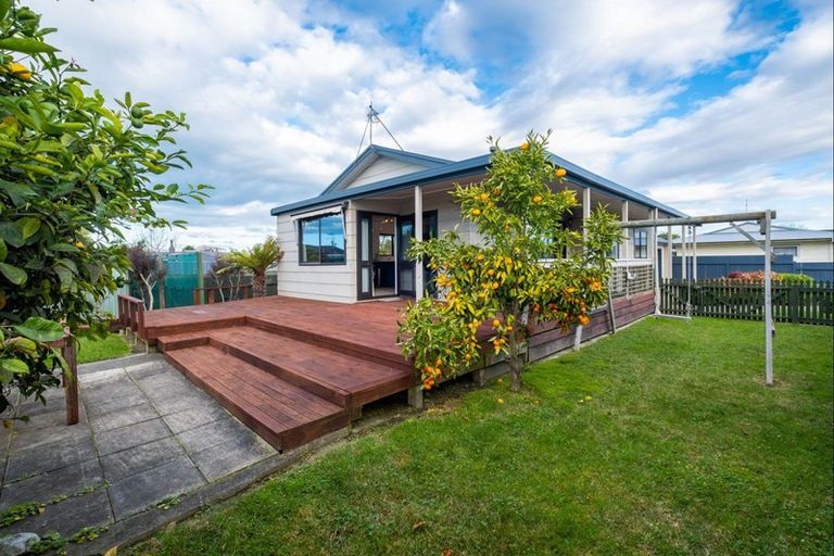 Photo of property in 12 Cormack Place, Greenmeadows, Napier, 4112