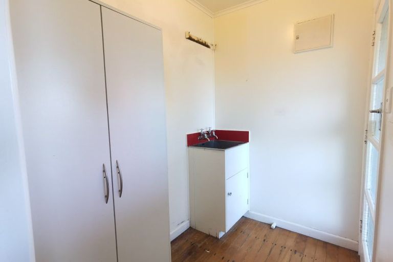 Photo of property in 27 Portadown Avenue, Pakuranga Heights, Auckland, 2010