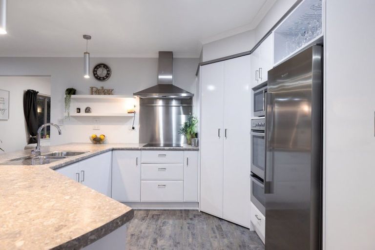 Photo of property in 28 Tuscany Place, Ohauiti, Tauranga, 3112