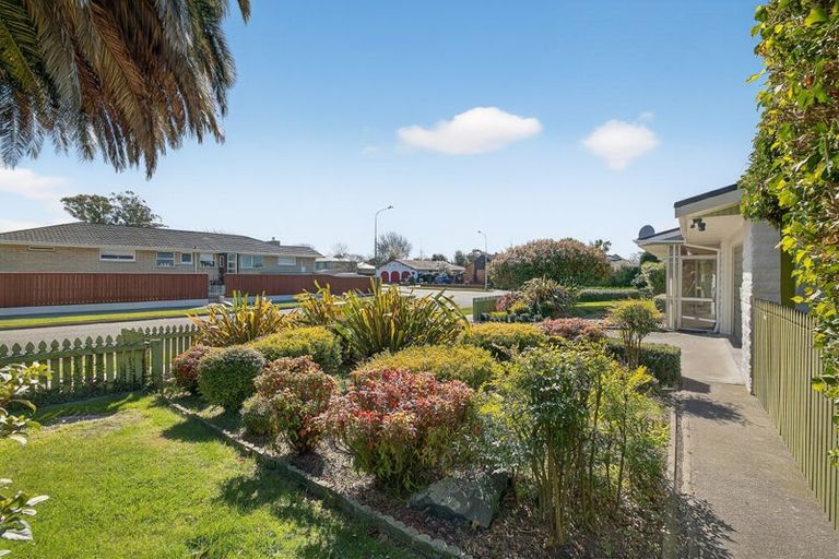 Photo of property in 7 Talltree Avenue, Avonhead, Christchurch, 8042