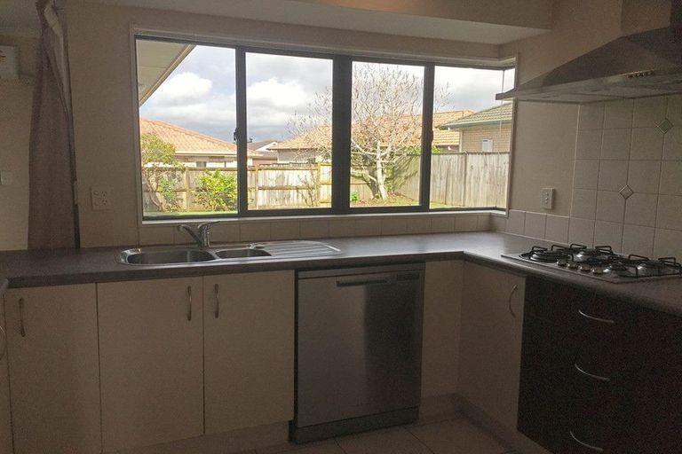 Photo of property in 10 Sayes Close, East Tamaki, Auckland, 2013