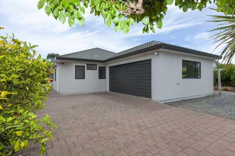 Photo of property in 90 Rimu Road, Raumati Beach, Paraparaumu, 5032