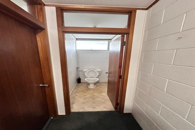 Photo of property in 17 Rosecamp Road, Beach Haven, Auckland, 0626