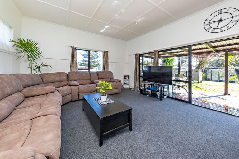 Photo of property in 218 Maunsell Road, Port Waikato, Tuakau, 2695