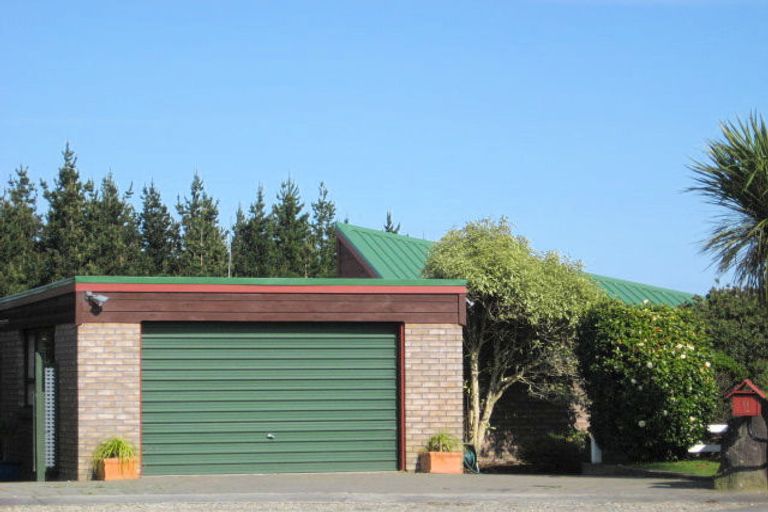 Photo of property in 11 Keats Place, Whalers Gate, New Plymouth, 4310