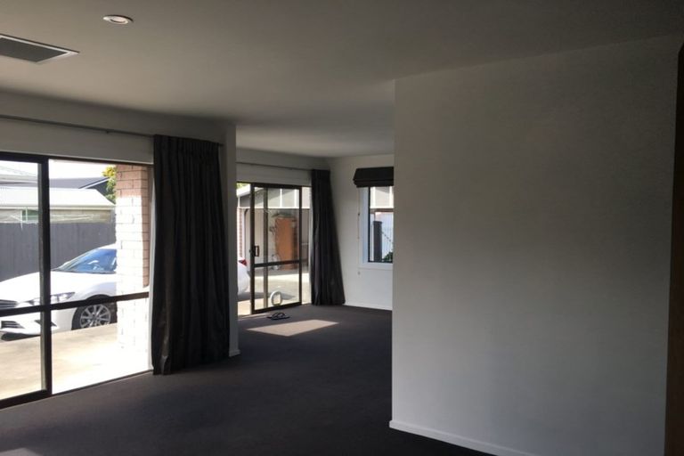 Photo of property in 10 Blossomdale Place, Bishopdale, Christchurch, 8053