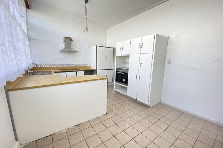 Photo of property in 1/40c West Coast Road, Glen Eden, Auckland, 0602