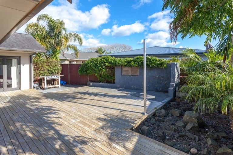 Photo of property in 9 Dotterel Place, Whitianga, 3510