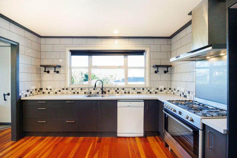 Photo of property in 392 Ruahine Street, Terrace End, Palmerston North, 4410