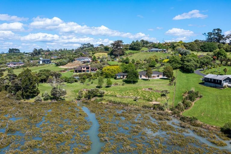 Photo of property in 85 Whangaparaoa Road, Red Beach, 0932