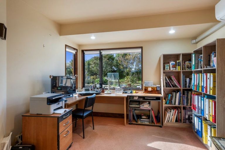 Photo of property in 28 Claremont Rise, Levin, 5510