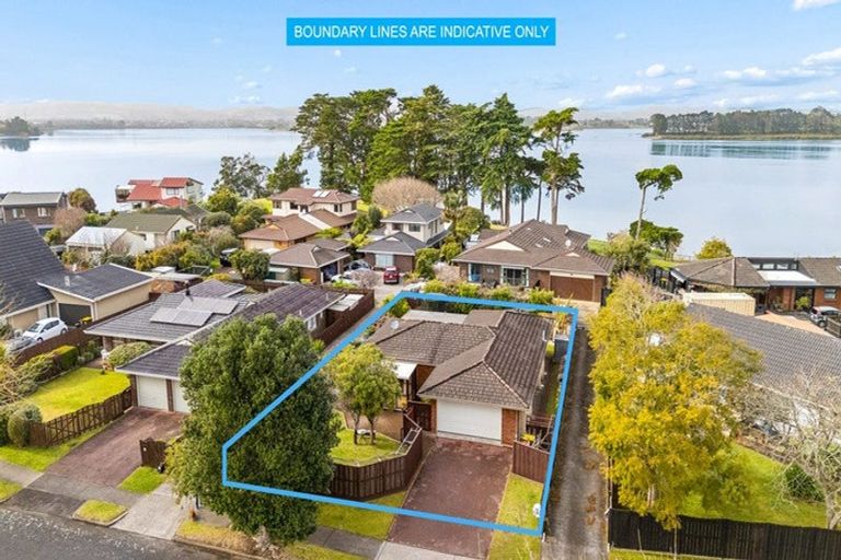 Photo of property in 86 Carnoustie Drive, Wattle Downs, Auckland, 2103