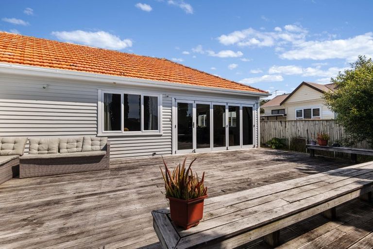 Photo of property in 171 Powderham Street, New Plymouth, 4310