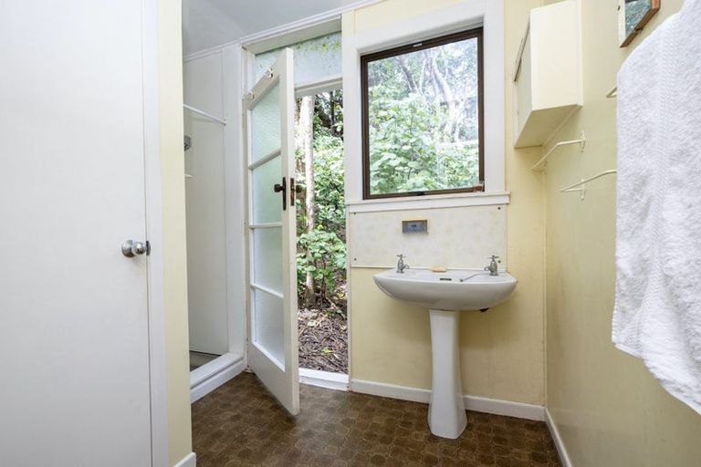 Photo of property in 59 North Piha Road, Piha, 0772