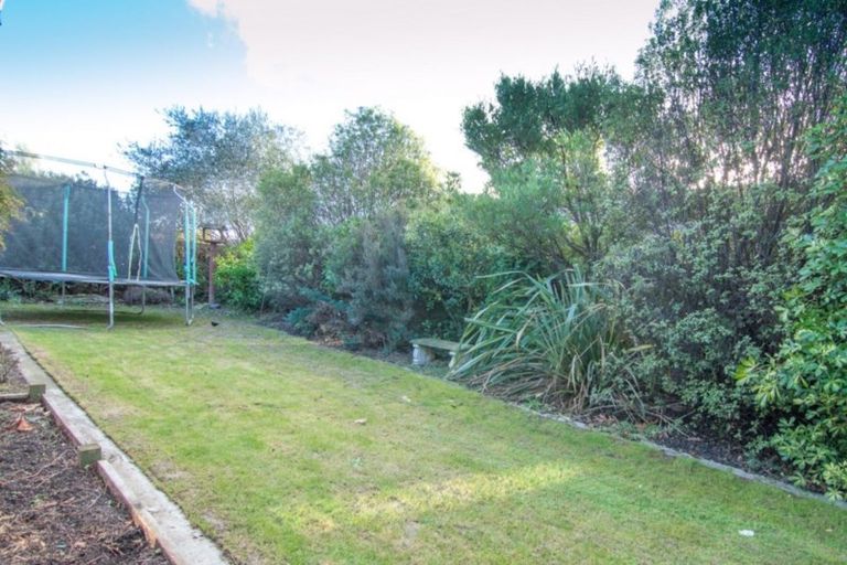 Photo of property in 8 Sorrento Place, Kelvin Grove, Palmerston North, 4414