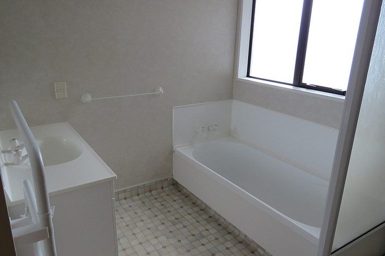 Photo of property in 6 Lacebark Lane, Northcote, Christchurch, 8052