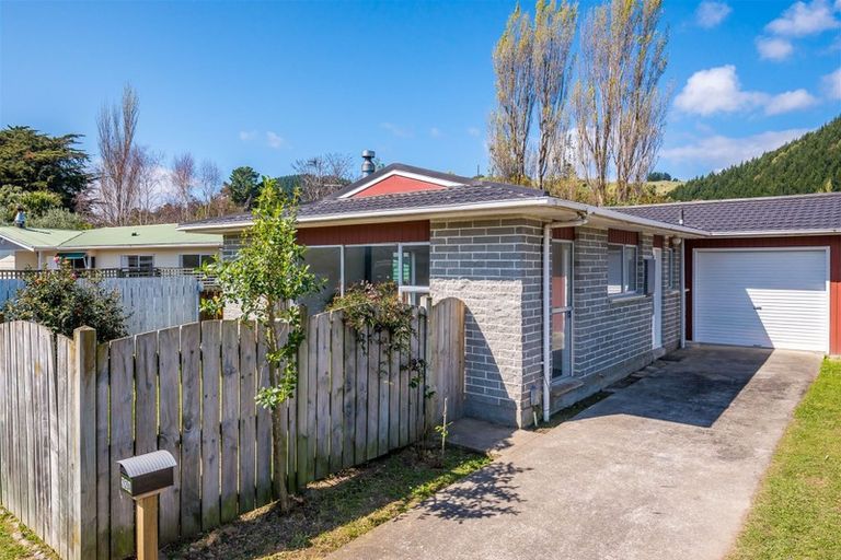 Photo of property in 22a Buckley Grove, Paraparaumu, 5032