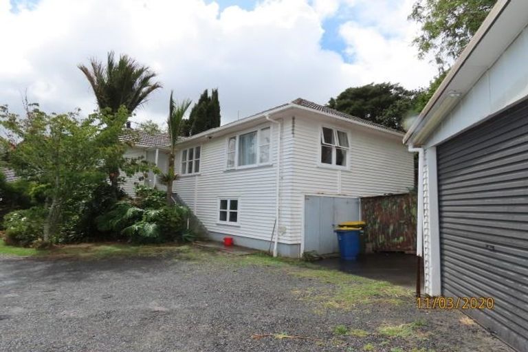 Photo of property in 25 Edmonton Road, Henderson, Auckland, 0612