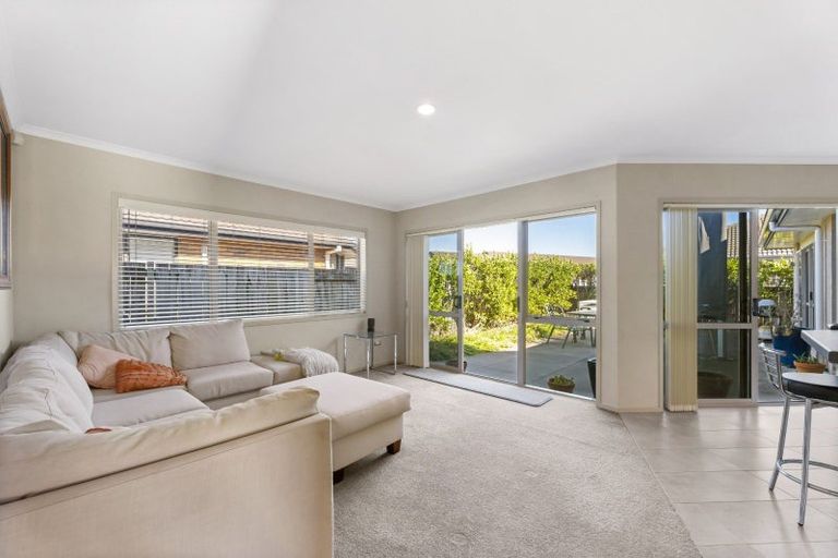 Photo of property in 44 Gibson Place, Papamoa Beach, Papamoa, 3118