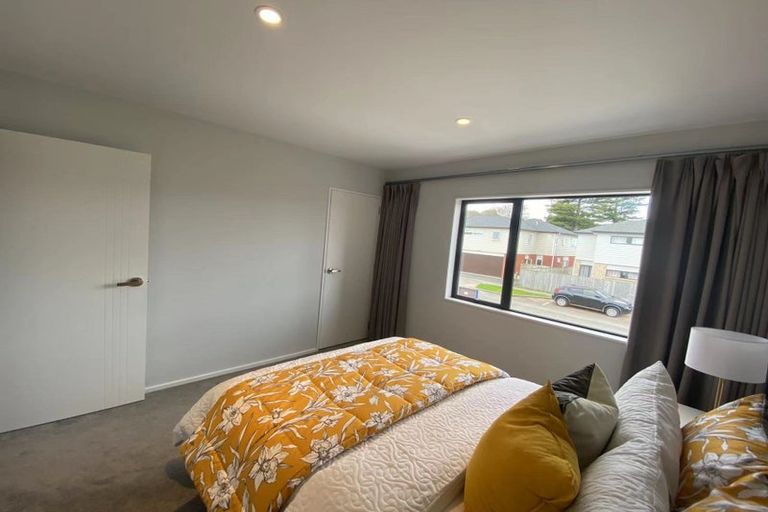 Photo of property in 50 Bordeaux Parade, Te Atatu South, Auckland, 0610