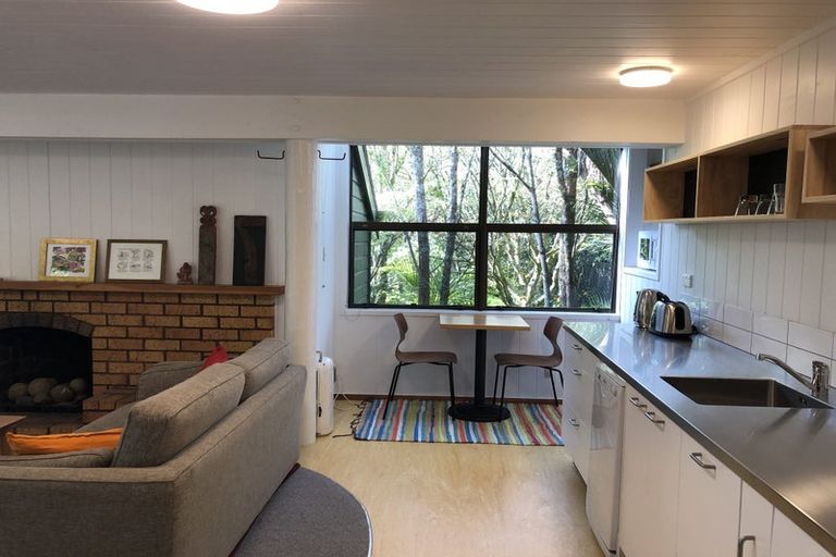 Photo of property in 27 Mceldowney Road, Titirangi, Auckland, 0604