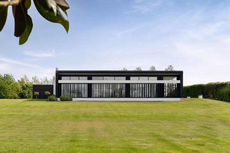 Photo of property in 9 Birdie Way, Martinborough, 5711