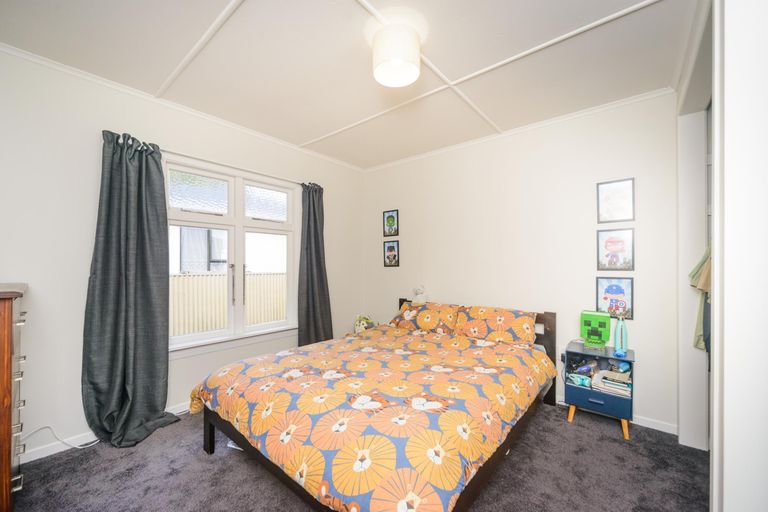 Photo of property in 118 Pahiatua Street, Hokowhitu, Palmerston North, 4410