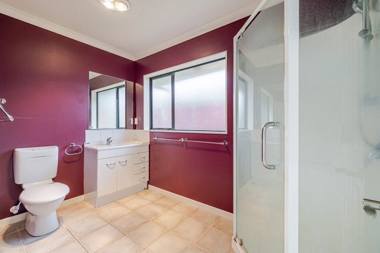 Photo of property in 66 Royal Oak Drive, Kelvin Grove, Palmerston North, 4414