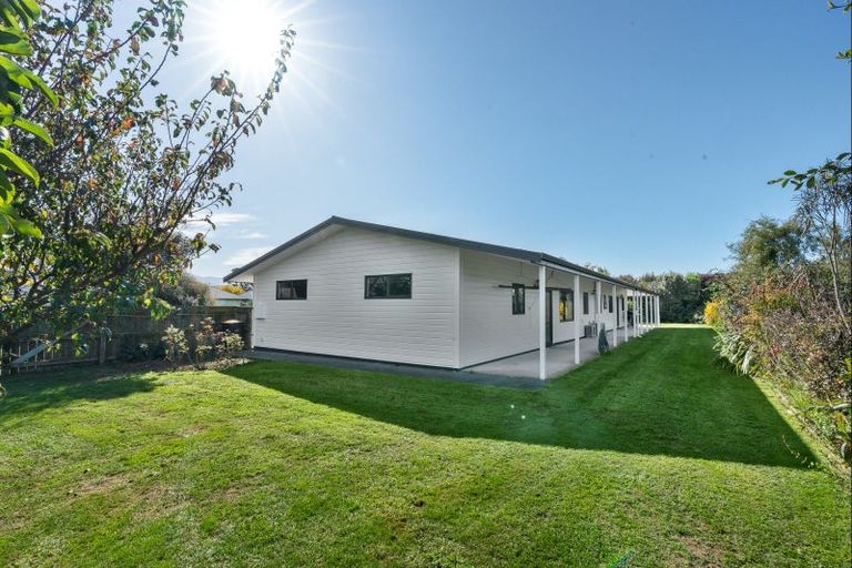 Photo of property in 4 Carrington Drive, Carterton, 5713