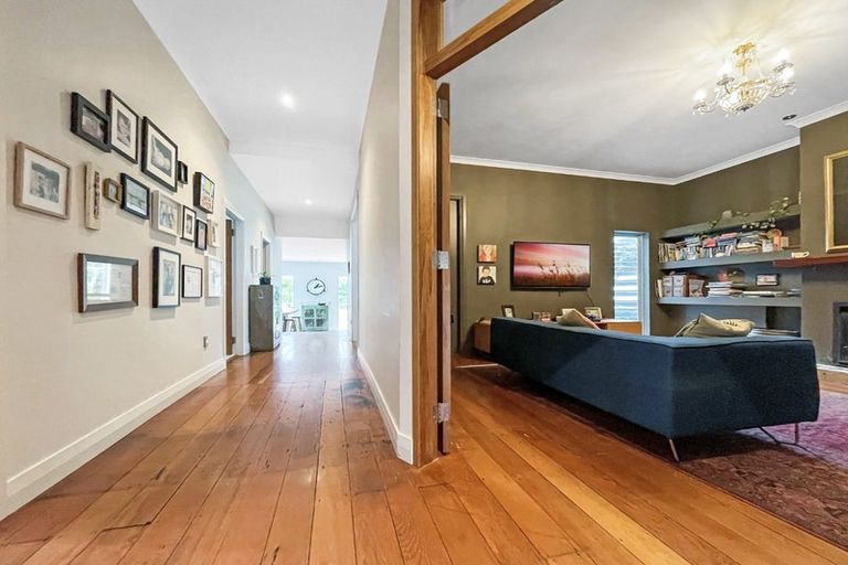 Photo of property in 26 Mantell Street, Seatoun, Wellington, 6022