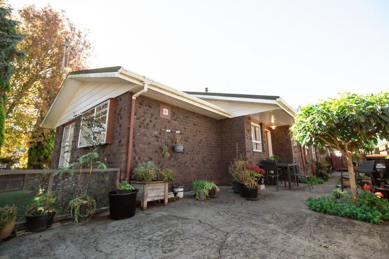 Photo of property in 1a Huata Place, West End, Palmerston North, 4412