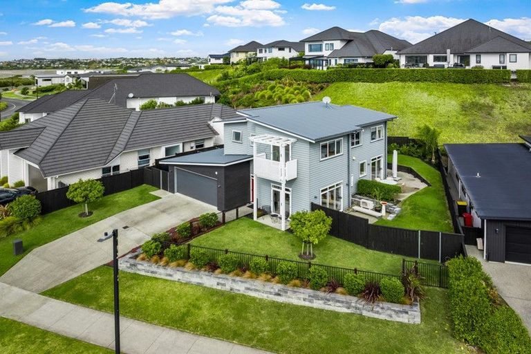 Photo of property in 92 Arran Point Parade, Orewa, 0931